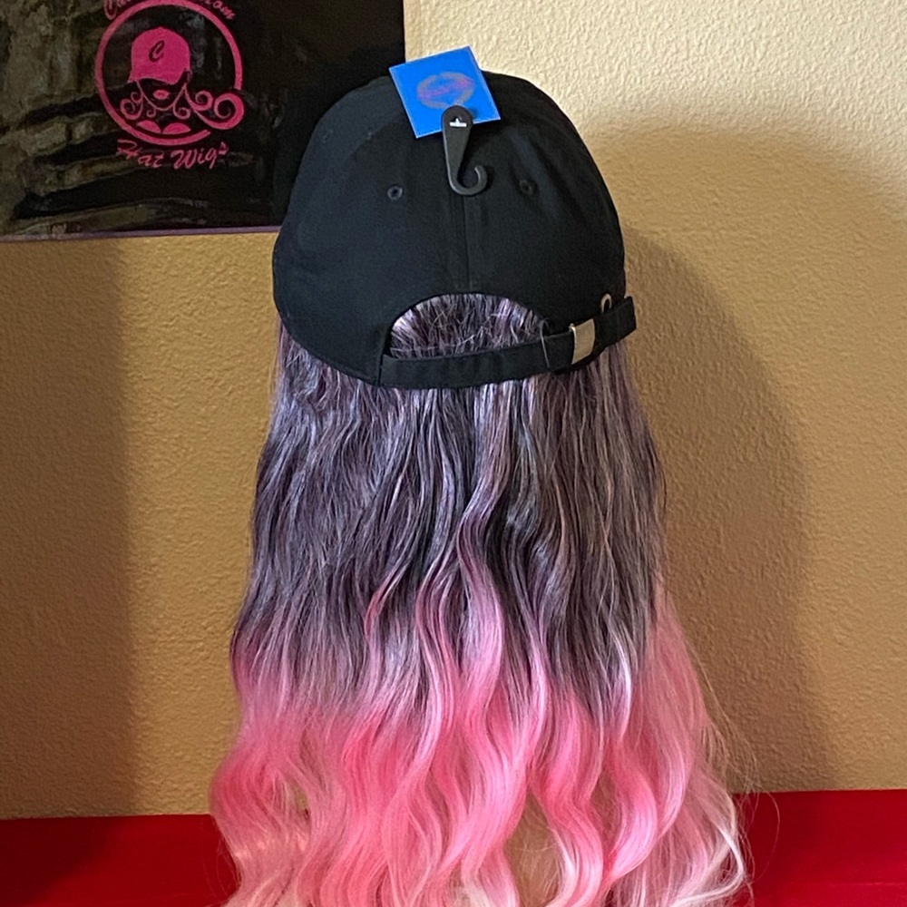 Callies Custom hat wig - Picture 3 of 4